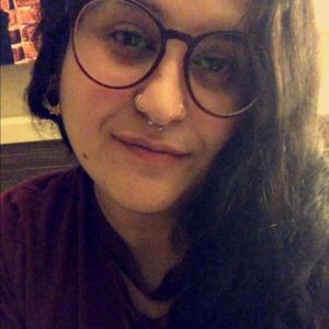 Meet your Posher, Ahlam